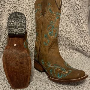 Dragonfly Cowgirl boots